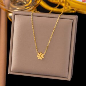 1 Simple Flower stainless  Steel Necklace