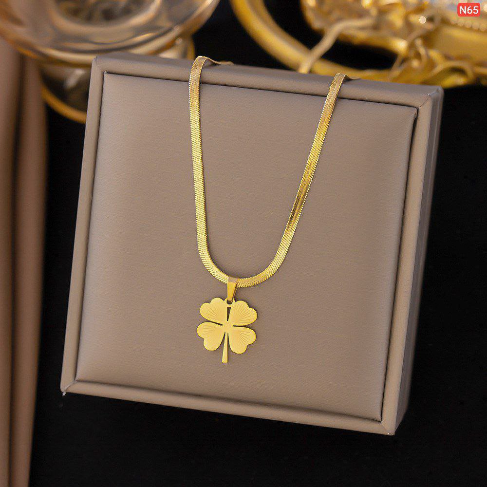 Blade Four Leaf Flowet Thick Necklace - Image 2