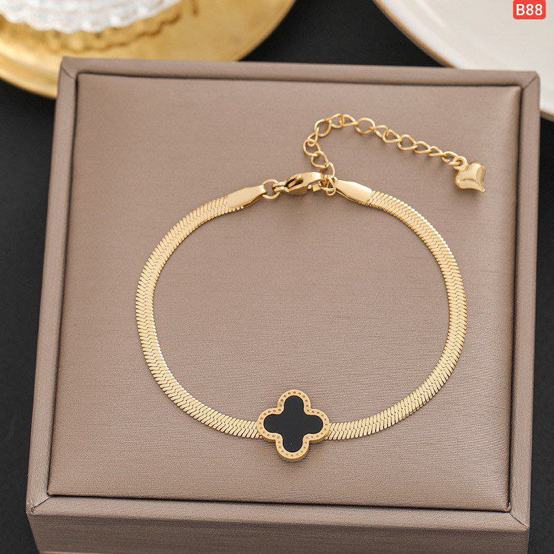 Gold Polished Snake Chain four Leaf clover Bracelet - Image 2