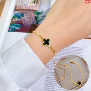Gold Polished Snake Chain four Leaf clover Bracelet